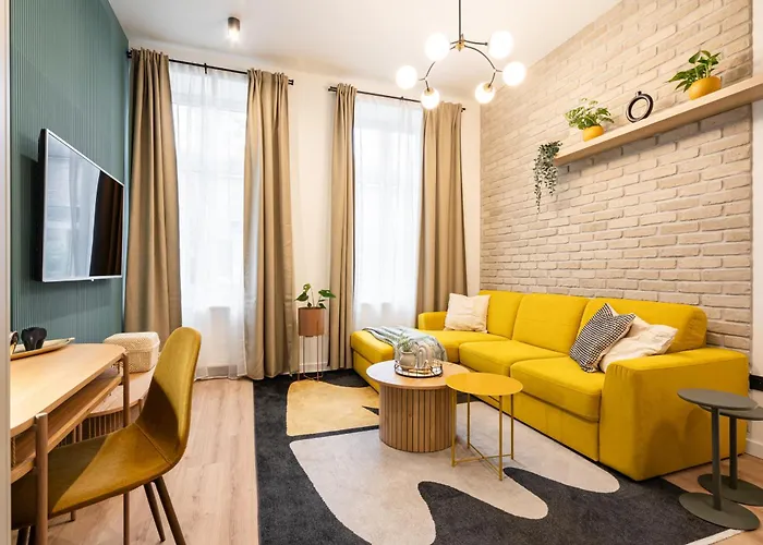 New Downtown Bliss - A Homelike Haven