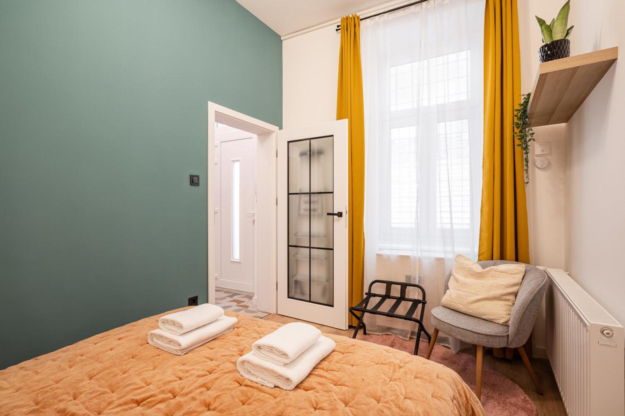 דירה New Downtown Bliss - A Homelike Haven *
